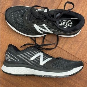 New Balance 860 v9 Black Running Shoes